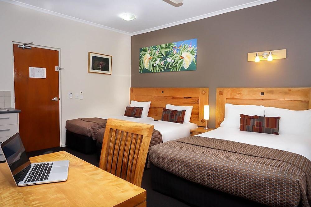 Quality Hotel Darwin Airport Esterno foto A typical motel room