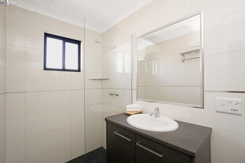 Quality Hotel Darwin Airport Esterno foto Bathroom