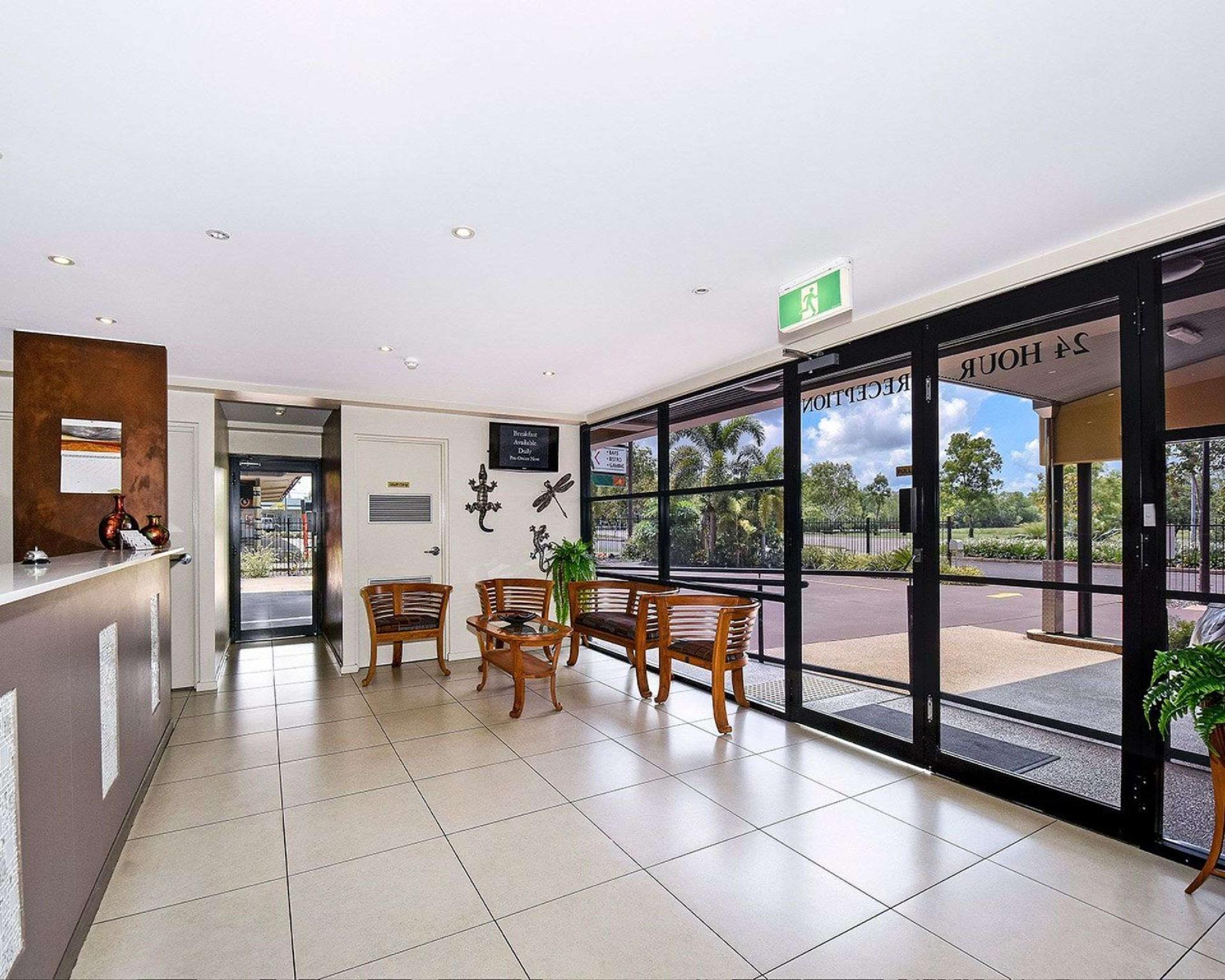Quality Hotel Darwin Airport Esterno foto The lobby of the hotel