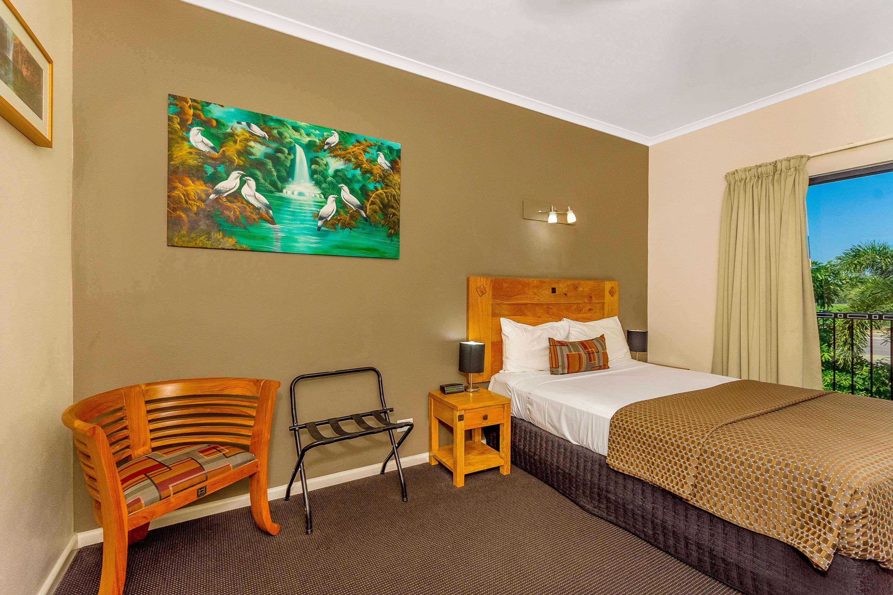 Quality Hotel Darwin Airport Esterno foto A room at the hotel