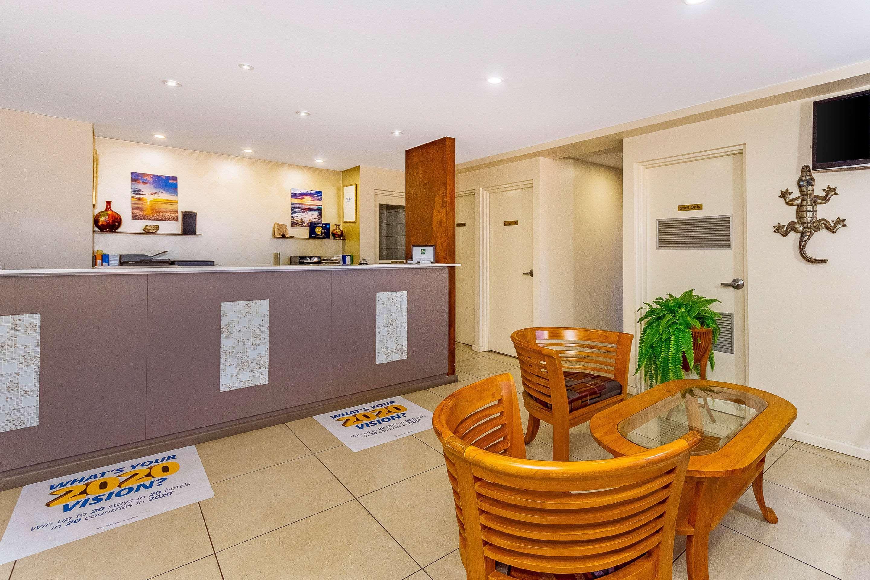 Quality Hotel Darwin Airport Esterno foto A typical apartment kitchen