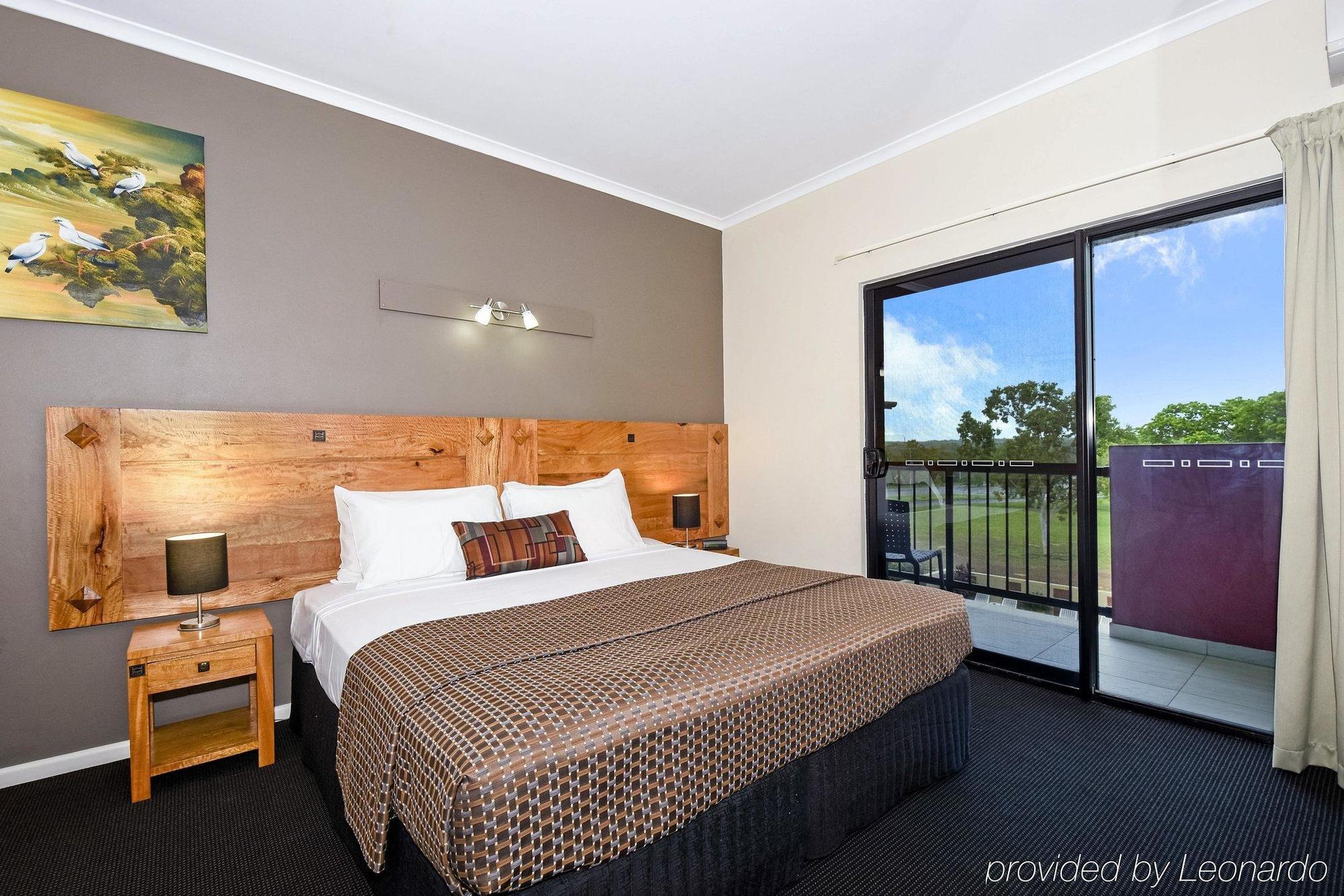 Quality Hotel Darwin Airport Esterno foto A bedroom at the hotel