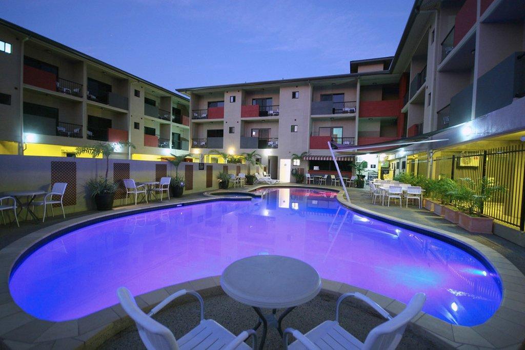 Quality Hotel Darwin Airport Esterno foto The pool at the hotel